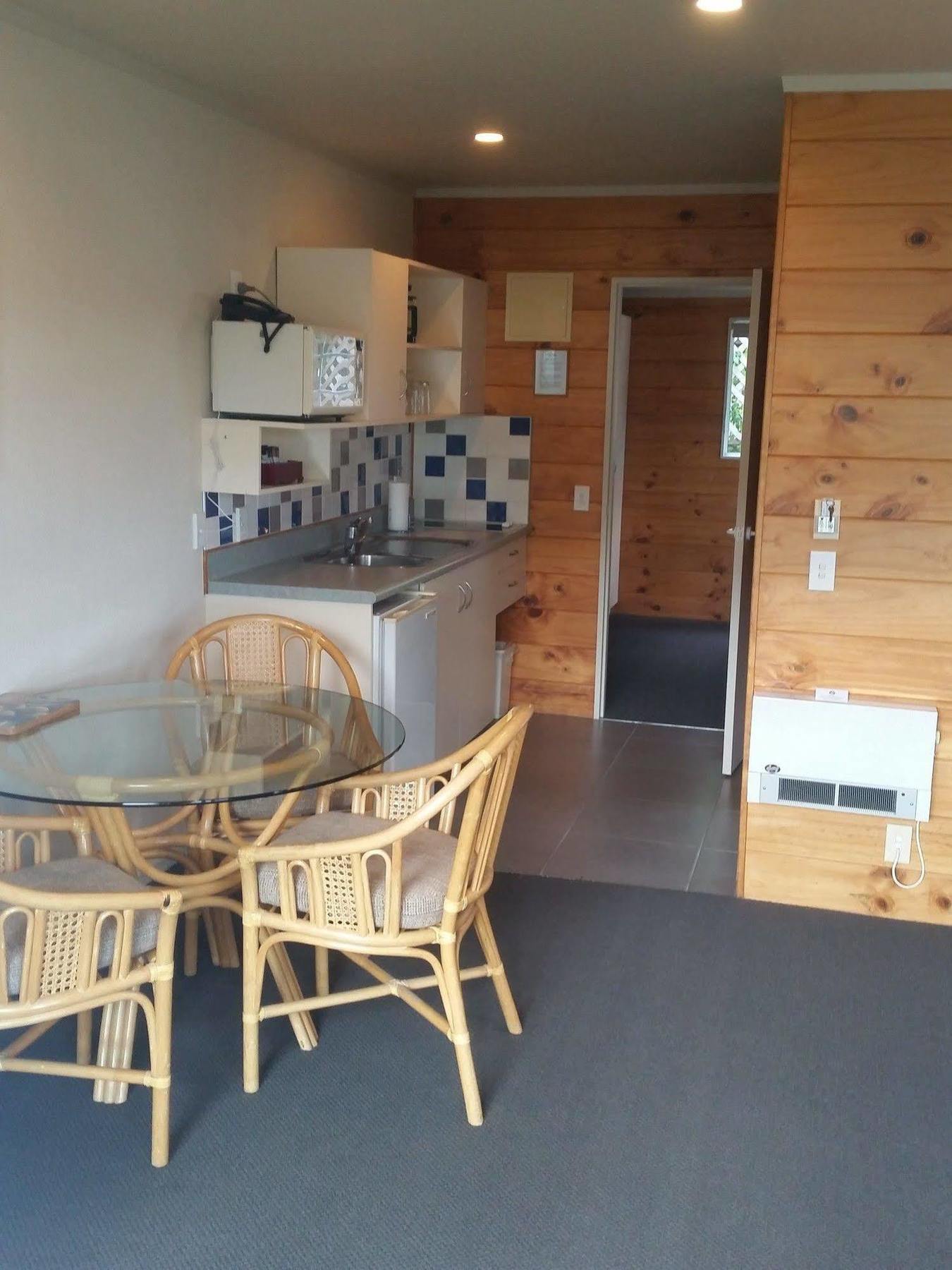 Pauanui Pines Motor Lodge Extérieur photo