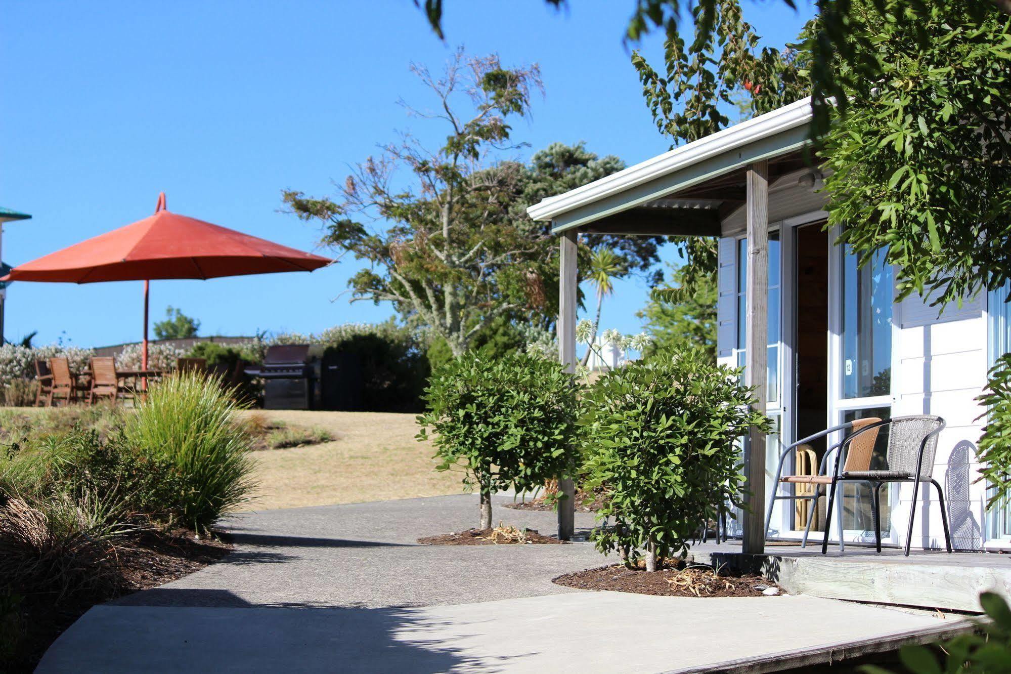 Pauanui Pines Motor Lodge Extérieur photo