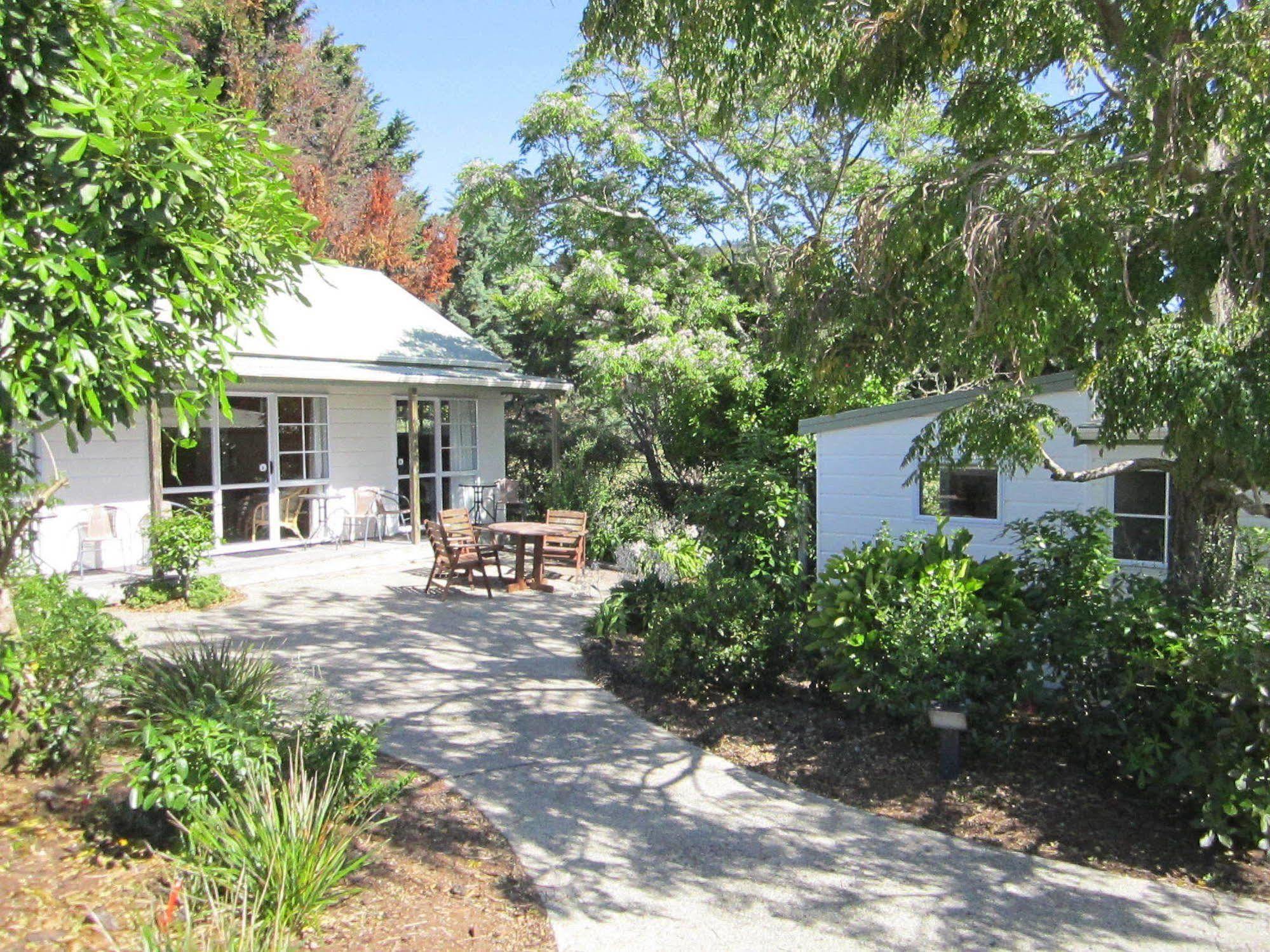 Pauanui Pines Motor Lodge Extérieur photo