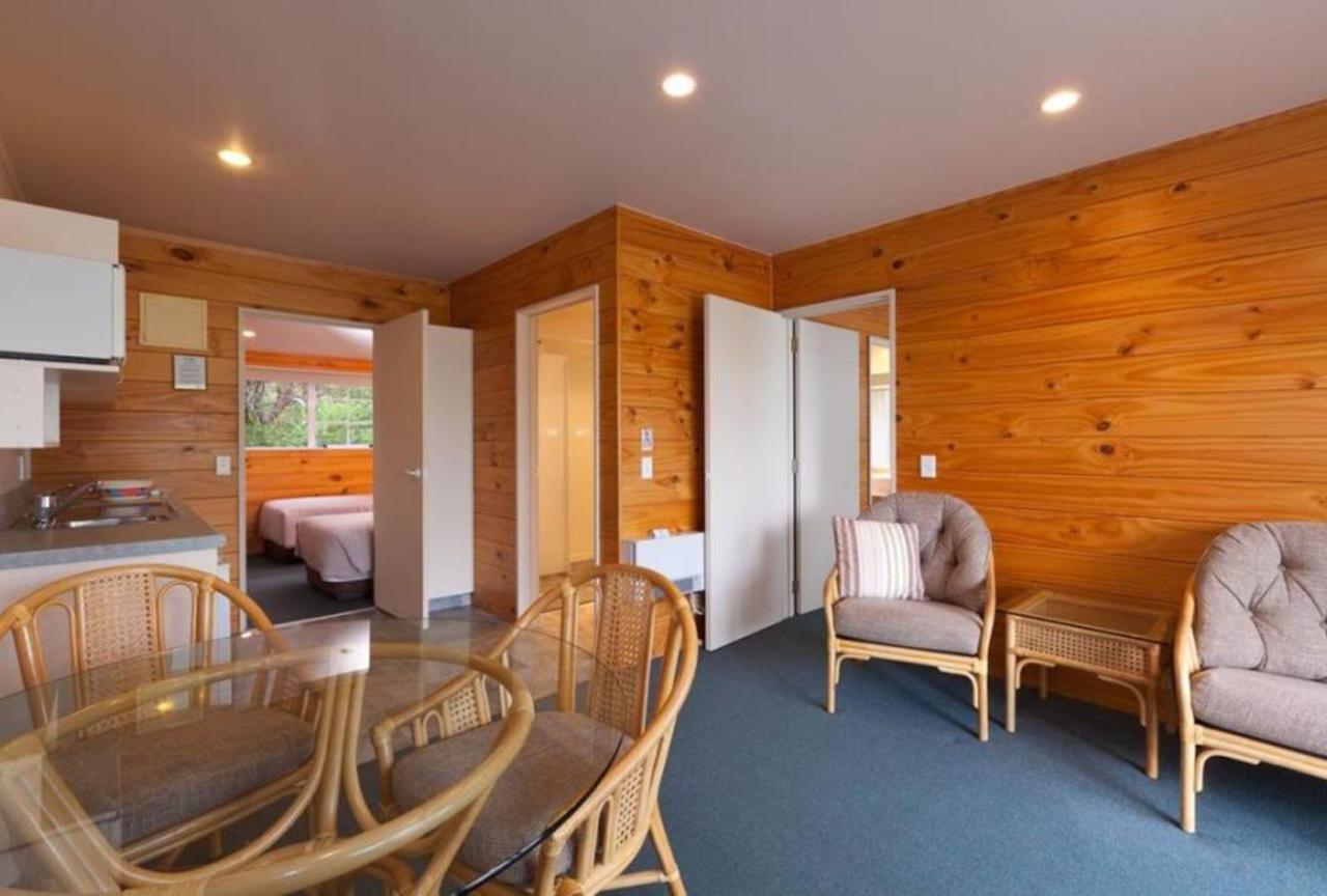 Pauanui Pines Motor Lodge Extérieur photo