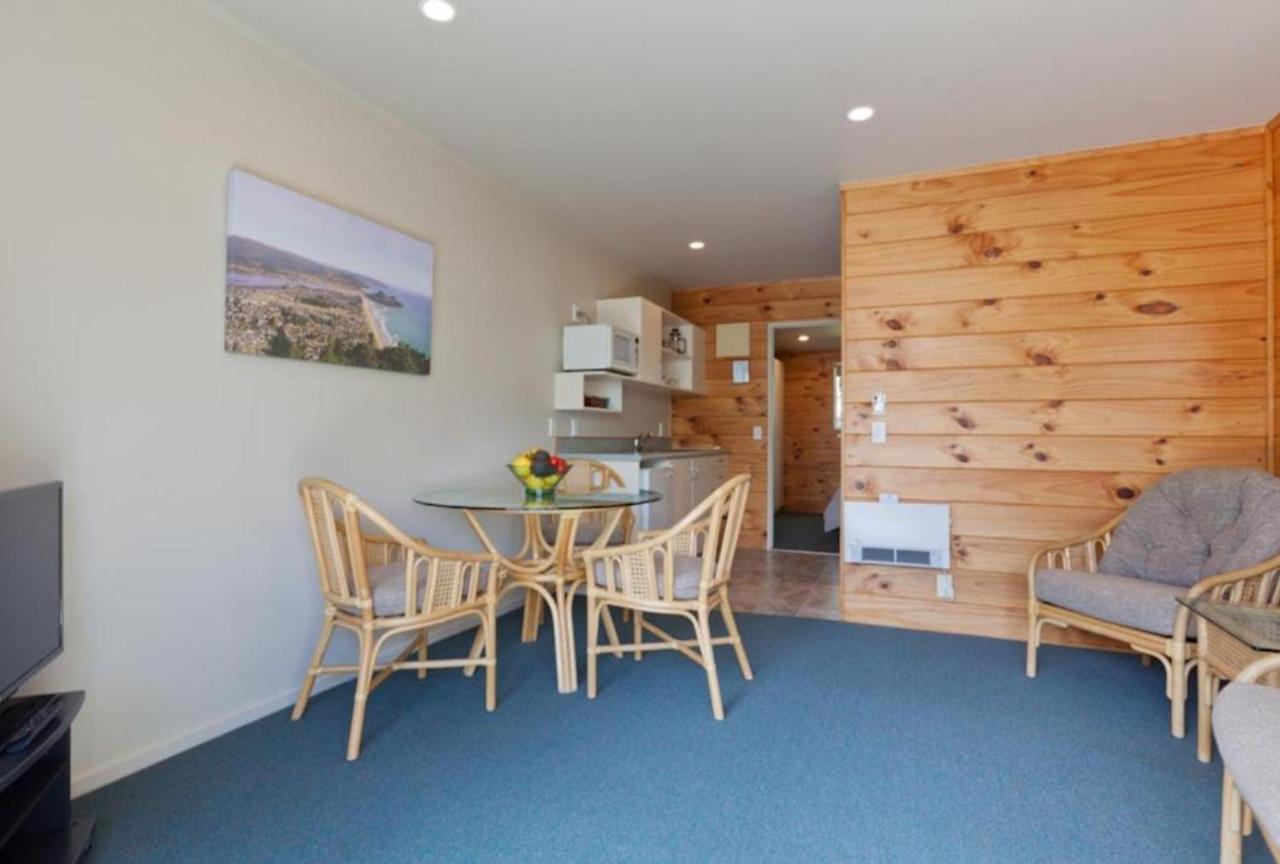 Pauanui Pines Motor Lodge Extérieur photo